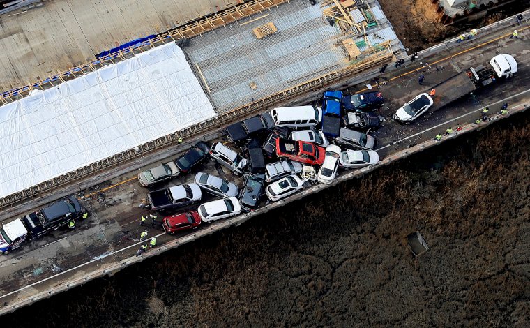 Quién paga los daños en un choque en cadena según la ley